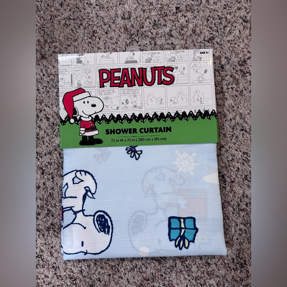 Peanuts Snoopy Christmas Wreaths Candy Canes Doghouse Lights Shower Curtain NIP